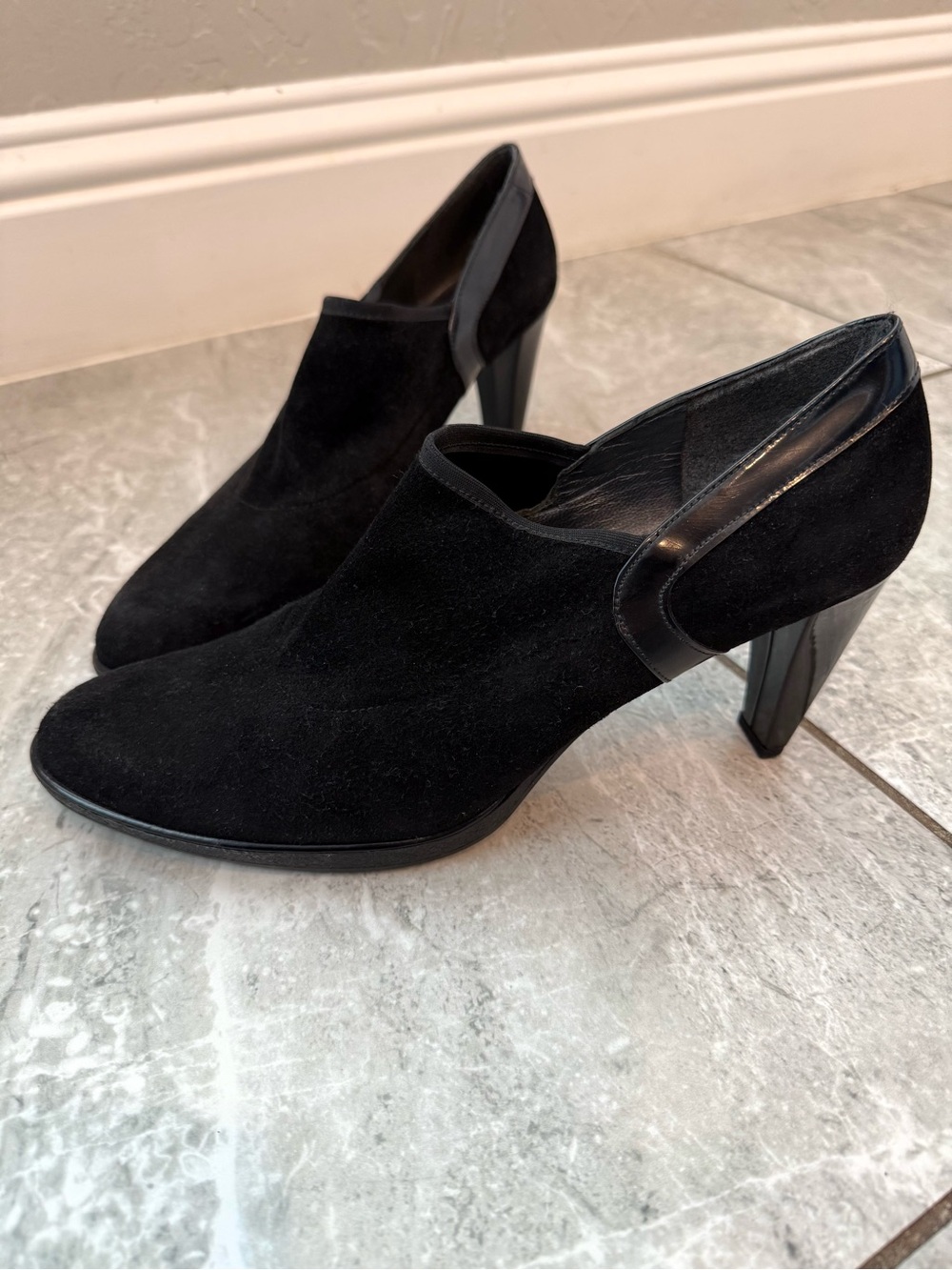 Stuart Weitzman Black Suede Ankle Bootie Shootie Pumps 9.5 N Narrow High Heel